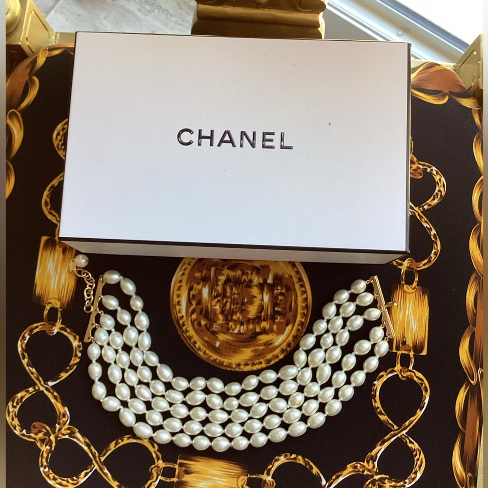 Vintage 1984 Chanel 5 Strand Baroque Pearl Choker Season 23